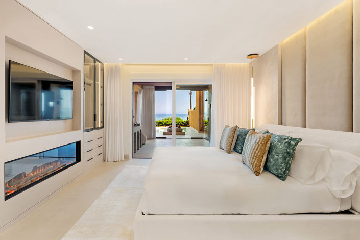 Image No.10-4 Bed Property for sale