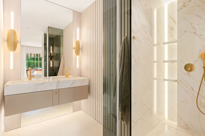 Image No.15-4 Bed Property for sale