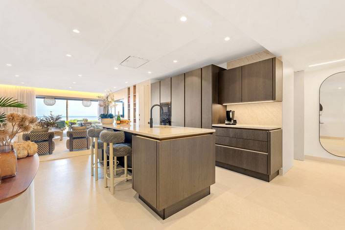 Image No.8-4 Bed Property for sale