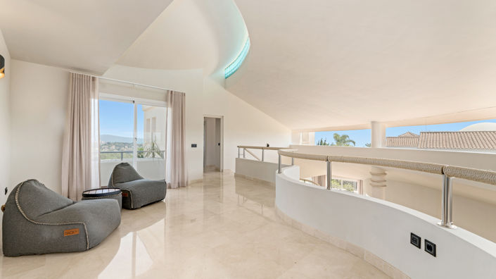 Image No.4-4 Bed Villa for sale