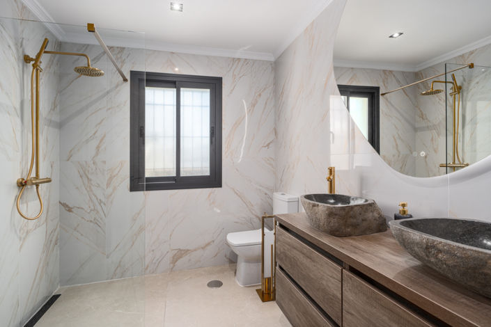 Image No.8-6 Bed Villa for sale