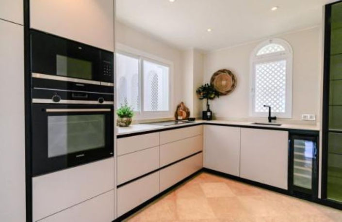 Image No.5-3 Bed Property for sale