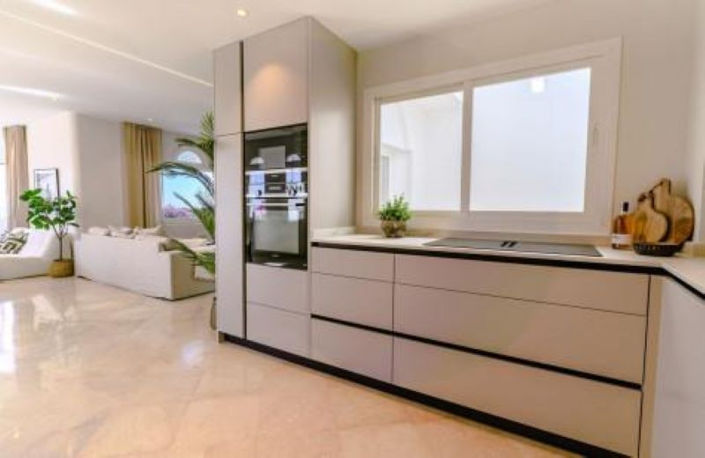 Image No.6-3 Bed Property for sale