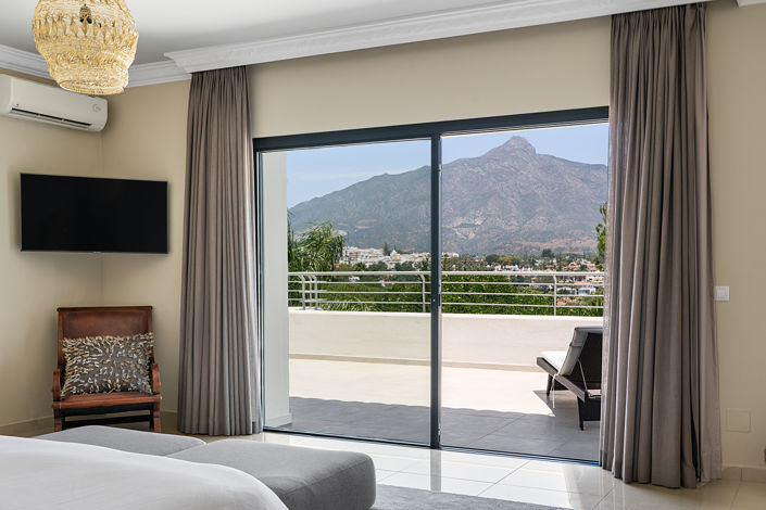 Image No.8-4 Bed Villa for sale