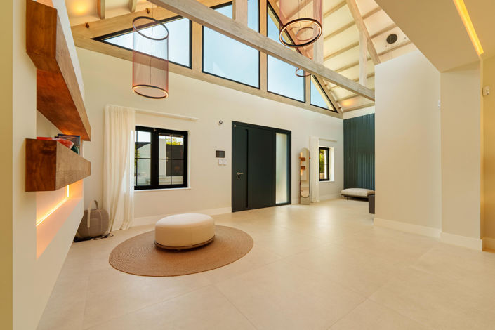 Image No.2-5 Bed Villa for sale