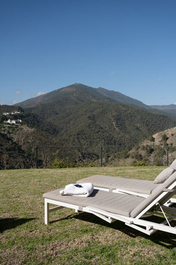 Image No.19-3 Bed Property for sale