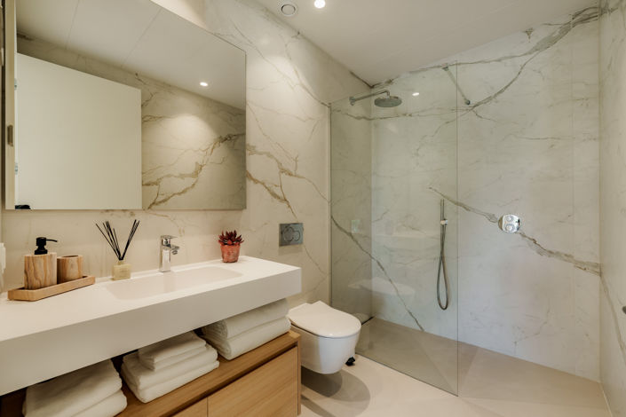 Image No.11-5 Bed Property for sale