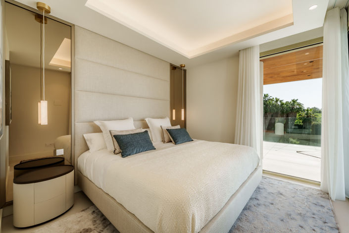 Image No.9-5 Bed Property for sale