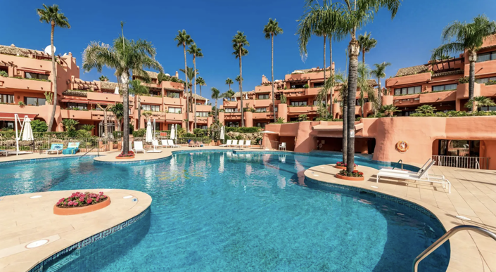 Image No.10-2 Bed Property for sale