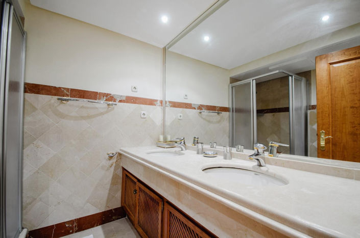 Image No.8-2 Bed Property for sale