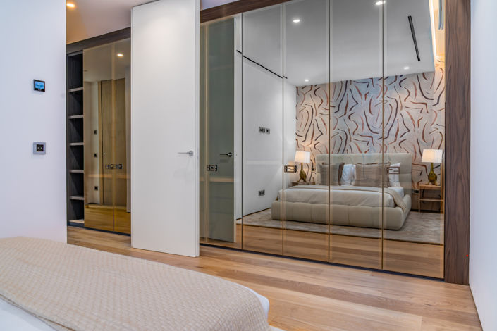 Image No.19-4 Bed Property for sale