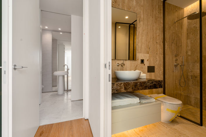 Image No.20-4 Bed Property for sale