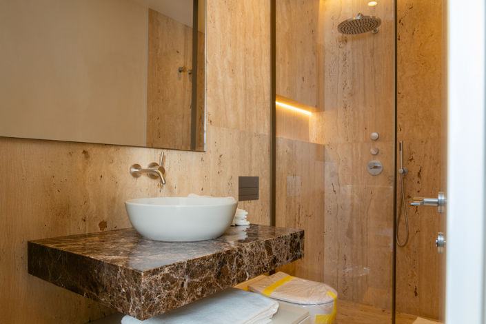 Image No.27-4 Bed Property for sale