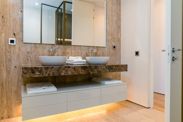 Image No.15-4 Bed Property for sale