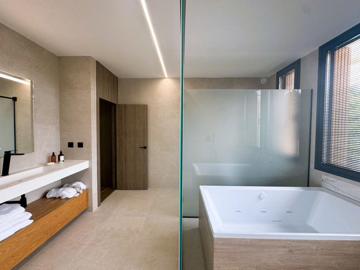 Image No.12-5 Bed Villa for sale