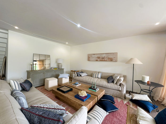 Image No.2-5 Bed Villa for sale