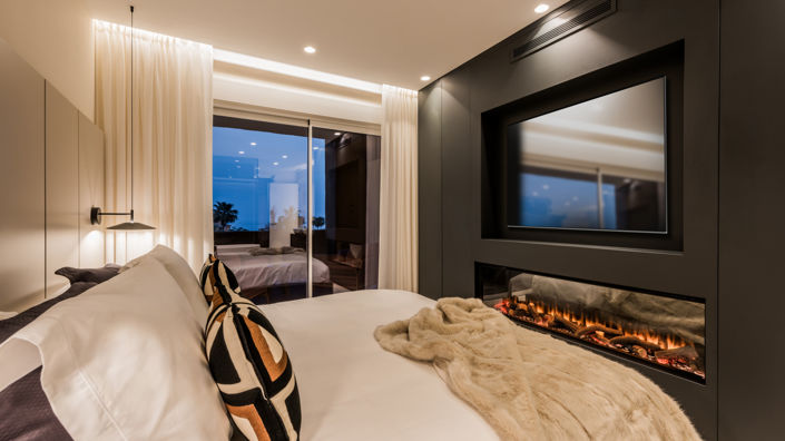 Image No.10-3 Bed Property for sale