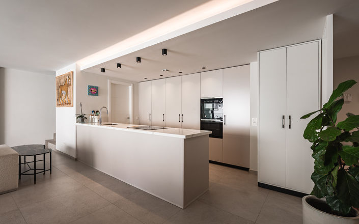 Image No.6-4 Bed Property for sale