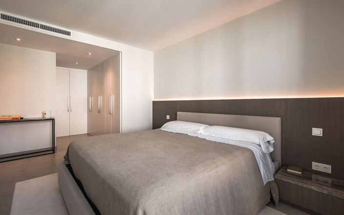 Image No.8-4 Bed Property for sale