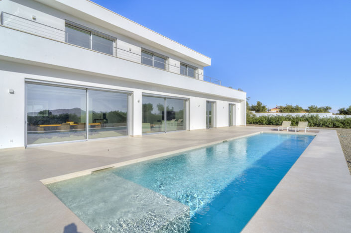 Image No.1-4 Bed Villa for sale