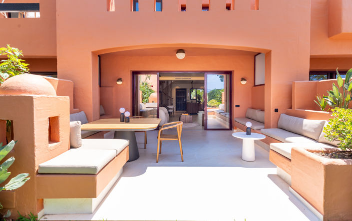 Image No.18-4 Bed Townhouse for sale