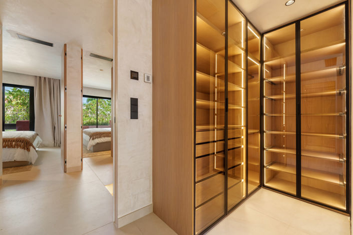 Image No.10-4 Bed Townhouse for sale