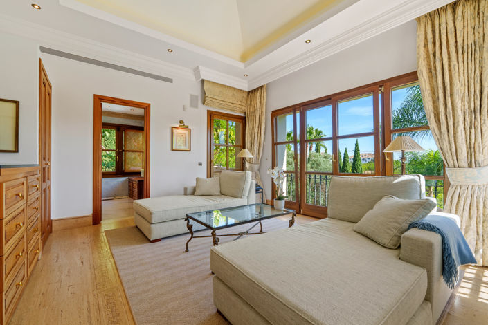 Image No.8-6 Bed Villa for sale