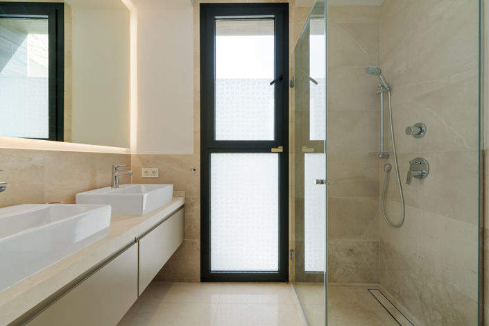 Image No.6-5 Bed Villa for sale