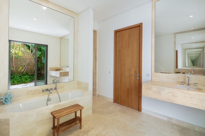 Image No.10-6 Bed Villa for sale