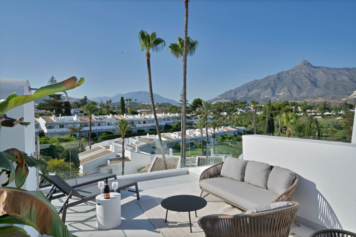 Image No.17-2 Bed Property for sale