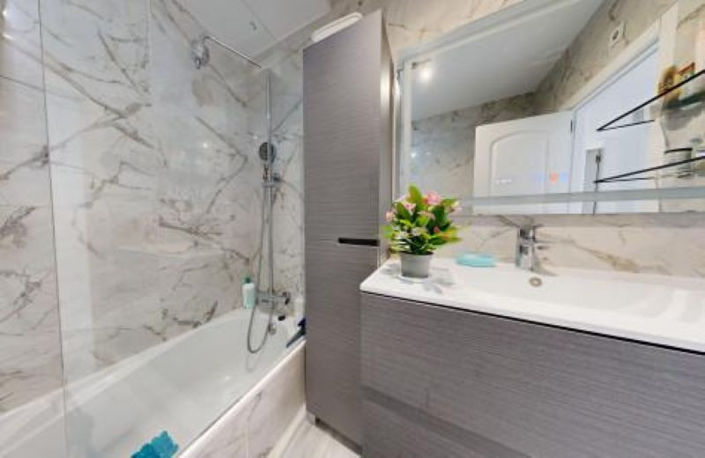 Image No.6-6 Bed House for sale