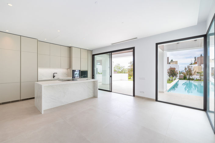 Image No.4-4 Bed Villa for sale