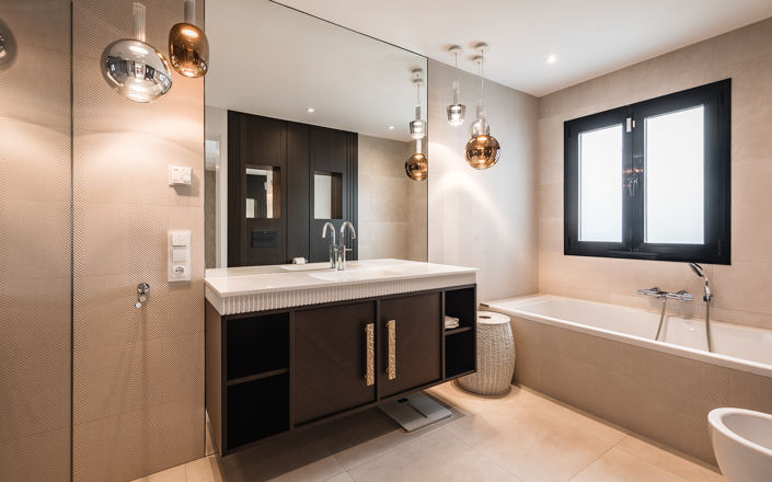 Image No.18-8 Bed Villa for sale