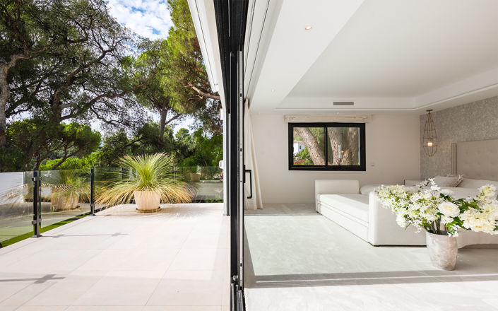 Image No.8-8 Bed Villa for sale