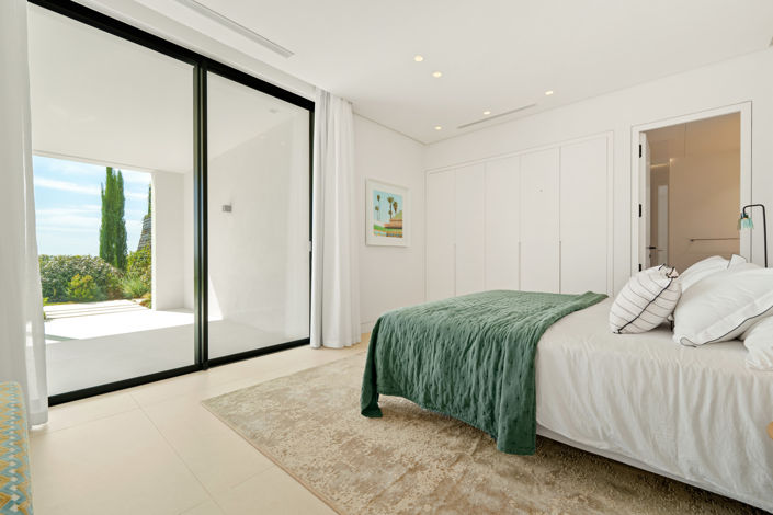 Image No.15-6 Bed Villa for sale