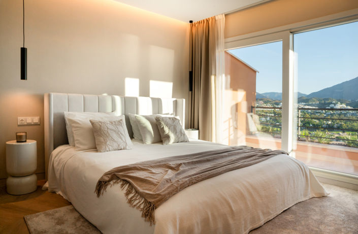 Image No.8-3 Bed Property for sale