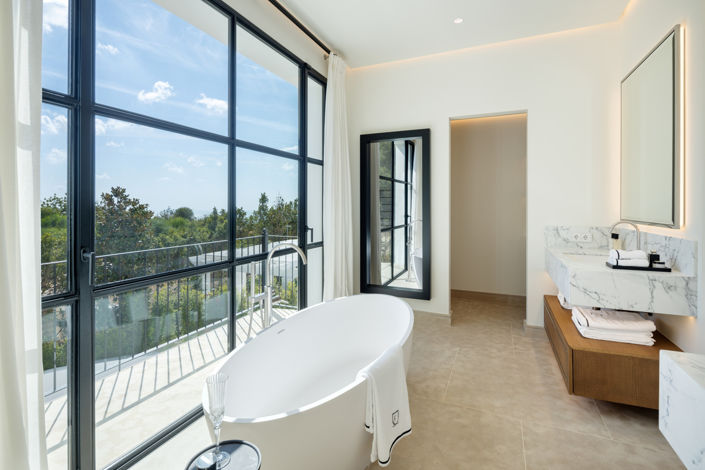 Image No.9-6 Bed Villa for sale