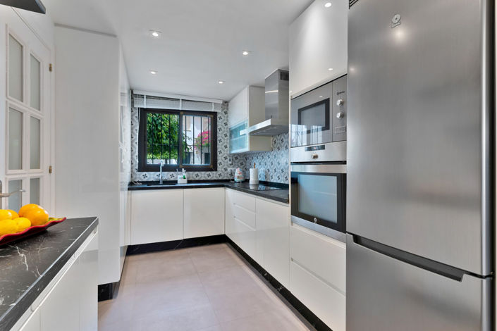 Image No.10-4 Bed Townhouse for sale