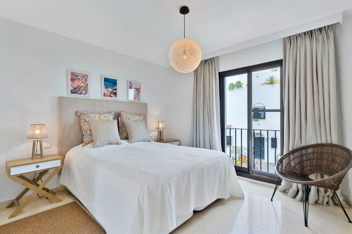 Image No.13-4 Bed Townhouse for sale