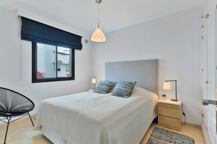 Image No.20-4 Bed Townhouse for sale