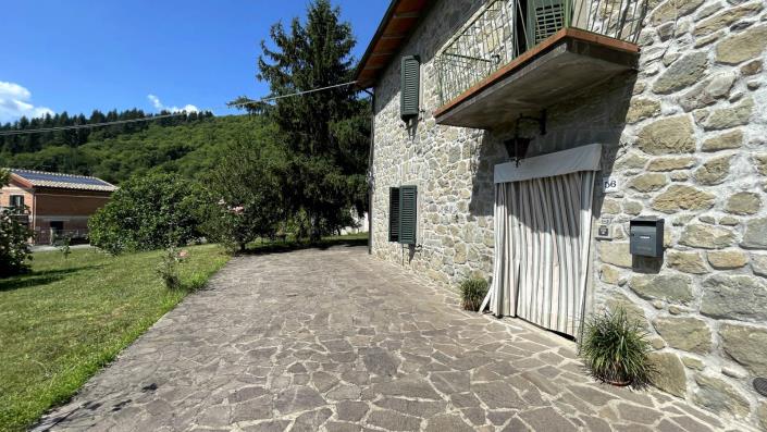 Image No.11-4 Bed Country House for sale