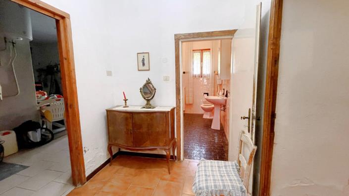 Image No.41-4 Bed Country House for sale