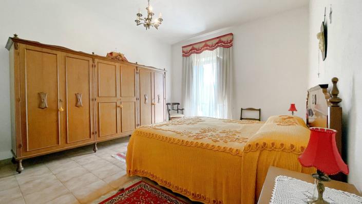 Image No.48-4 Bed Country House for sale