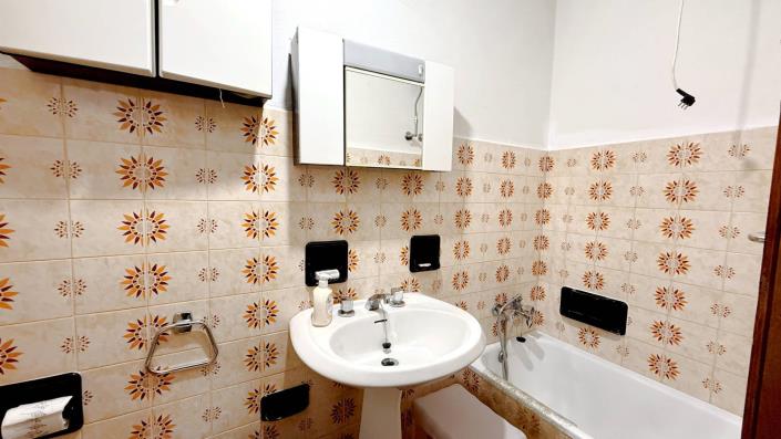 Image No.17-3 Bed Village House for sale