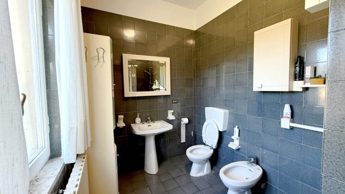 Image No.8-5 Bed Villa / Detached for sale