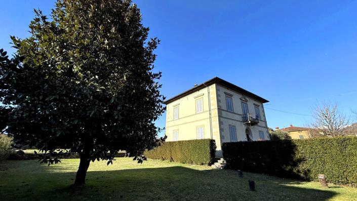 Image No.36-5 Bed Villa / Detached for sale