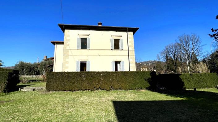 Image No.45-5 Bed Villa / Detached for sale