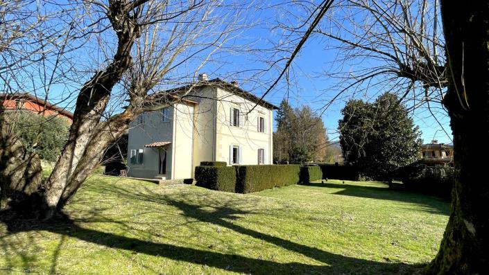 Image No.52-5 Bed Villa / Detached for sale