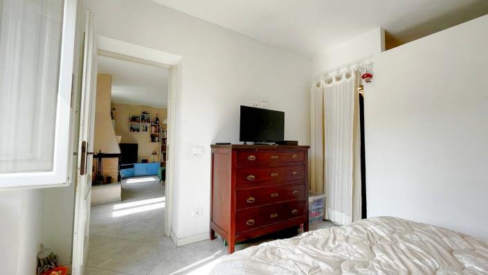 Image No.30-2 Bed Apartment for sale