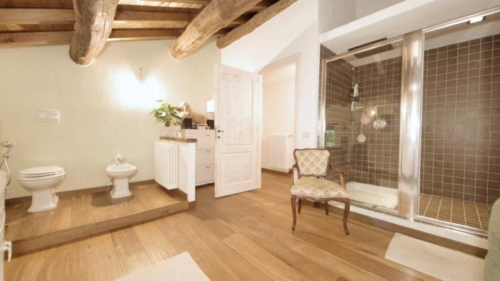 Image No.50-5 Bed Country House for sale